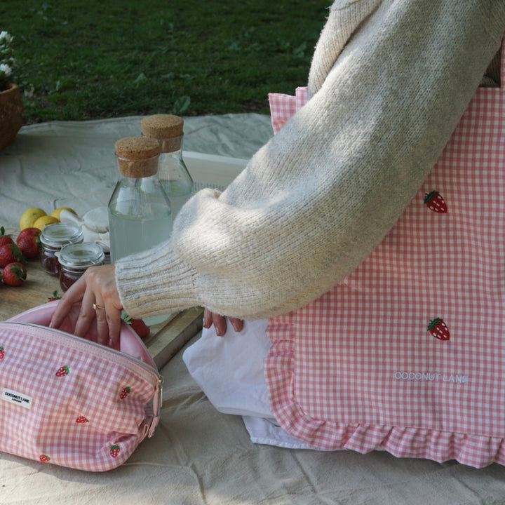 Magic Lifestyle Pouch - Strawberry Picnic
