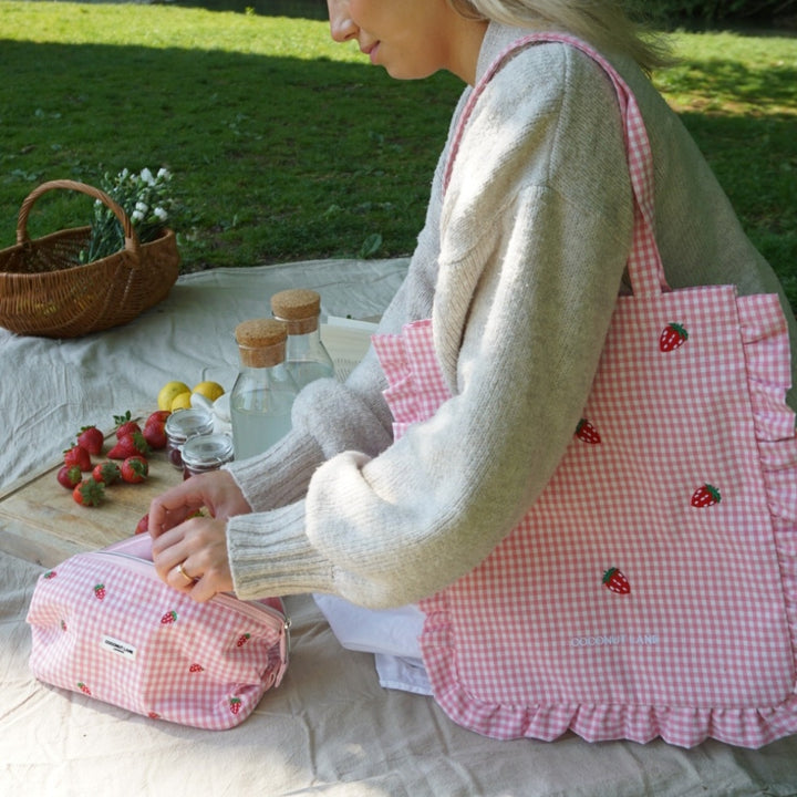 Magic Lifestyle Pouch - Strawberry Picnic