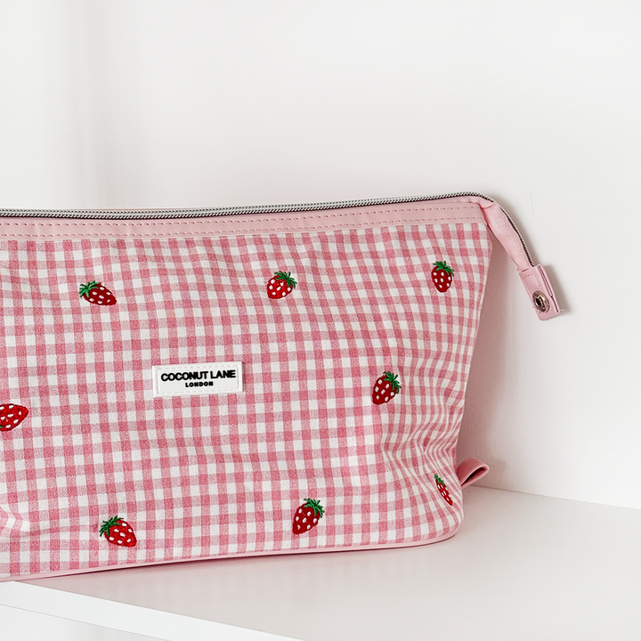 Magic Lifestyle Pouch - Strawberry Picnic